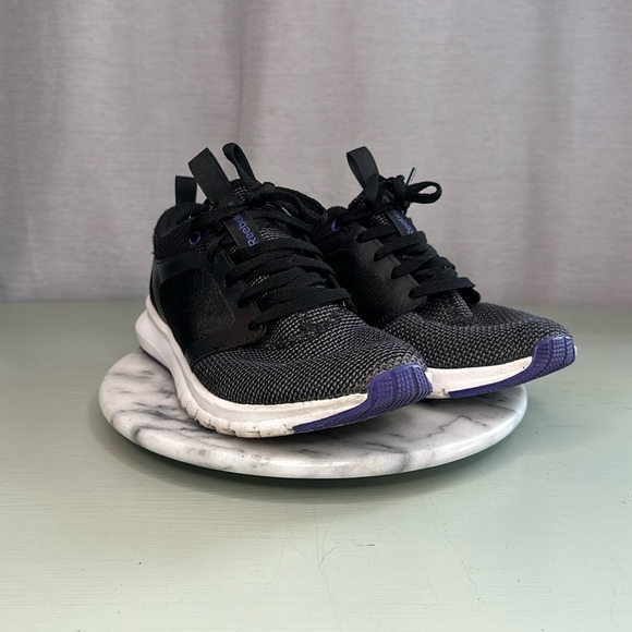 Reebok Shoes - REEBOK ATHLETIC SHOES SIZE(6)